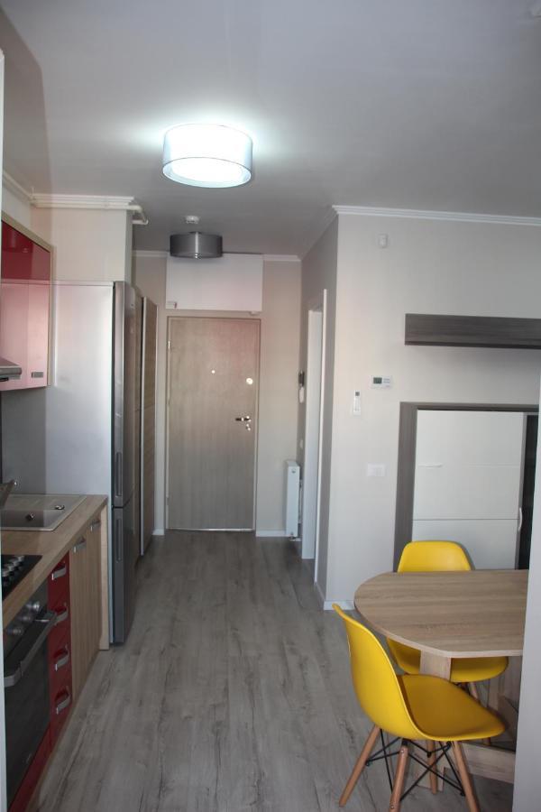 Lowcost Tryp Appartement Oradea Buitenkant foto